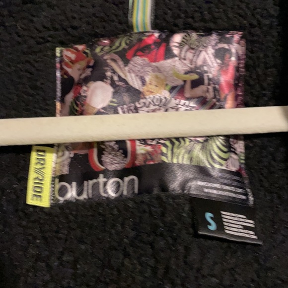 Burton ski jacket. - Picture 3 of 3